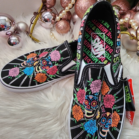 VANS Dia De Muertos Classic Slip-On Shoes Women brand  new - Picture 6 of 11